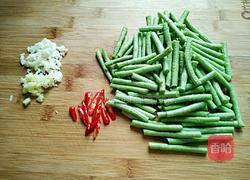 凉拌长豆角的做法图解2