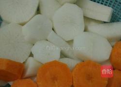 萝卜排骨汤的做法图解2