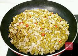 酸豆角炒肉末的做法图解6