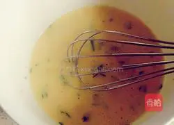 Illustration of how to make breakfast hot pepper shredded pork burritos 6