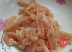 泡菜炒鸡胸肉的做法图解1