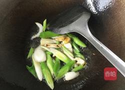 小虾米炒白萝卜的做法图解1