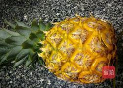 菠萝奶昔的做法图解1