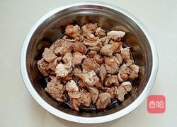 红酒炖牛肉的做法图解2