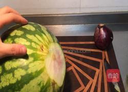 萌萌鲨鱼水果拼盘的做法图解2