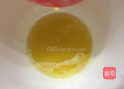 草莓蜂蜜玛芬蛋糕的做法图解2