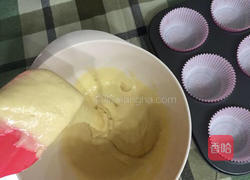 草莓蜂蜜玛芬蛋糕的做法图解5