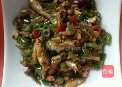 小鱼仔炒辣椒的做法图解5