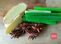 莲藕玉米排骨汤的做法图解5