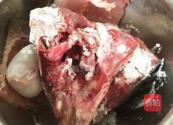 鱼头鱼骨豆腐汤的做法图解2