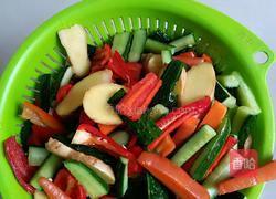 辣椒黄瓜咸菜的做法图解2