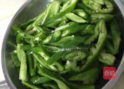 五花肉尖椒的做法图解2