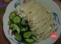 凉拌金针菇的做法图解1