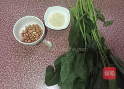 菠菜陈醋花生米的做法图解1