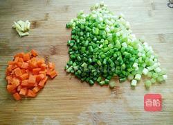 蒜苔炒肉末的做法图解2