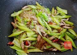 芹菜炒粉的做法图解12