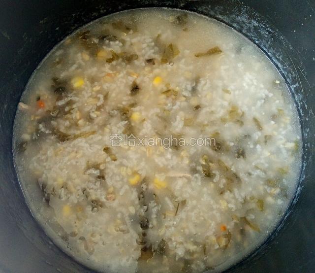 粥煮好后，加适量盐。