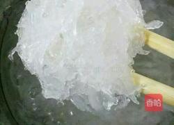 百合银耳燕窝的做法图解2