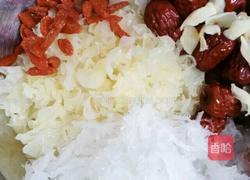 百合银耳燕窝的做法图解3