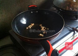 菜花炒肉丝的做法图解1