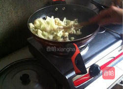 菜花炒肉丝的做法图解2