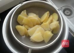 奶香土豆饼的做法图解1