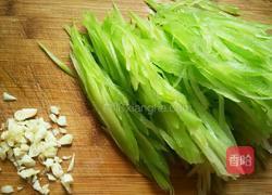素炒莴笋丝的做法图解2