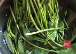 金针菇粉丝拌菠菜的做法图解1