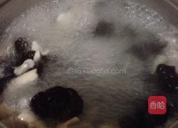 木耳娃娃菜汤的做法图解2