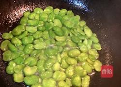 蚕豆炒韭菜的做法图解3
