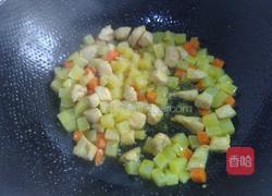 土豆炒鸡丁的做法图解6