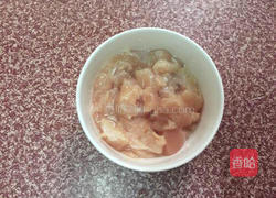 香脆鸡米花的做法图解1