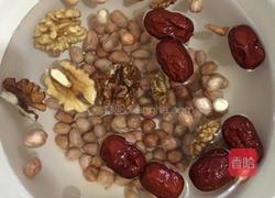 红枣核桃花生露的做法图解2
