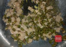 泡豇豆炒火腿肠的做法图解4