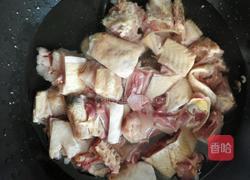 香菇炖土鸡的做法图解1