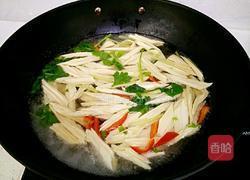 芹菜拌腐竹的做法图解3