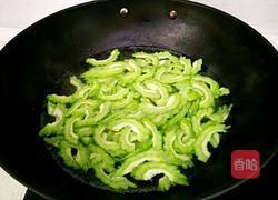 冰糖苦瓜的做法图解3