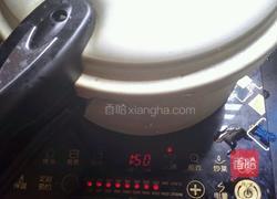 木耳瘦肉汤的做法图解7