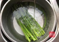 油淋芦笋配海菜窝头的做法图解6