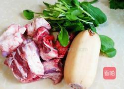 莲藕筒骨汤的做法图解1