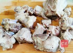 莲藕筒骨汤的做法图解2