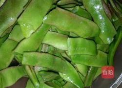 干煸扁豆的做法图解1