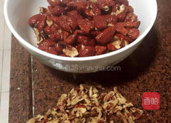 自制红糖姜枣膏的做法图解1