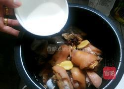 酸梅汤猪脚的做法图解4