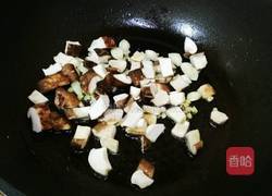 四川腊肠香菇焖饭的做法图解4