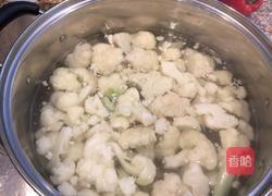 奶汁焗花椰菜(Cauliflower Gratin)的做法图解2