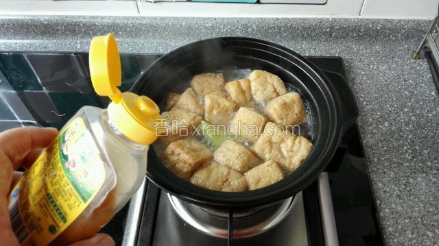 然后点几滴鸡汁