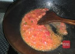 西红柿鸡蛋热汤面的做法图解2