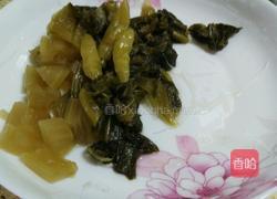 酸菜粉丝汤的做法图解1