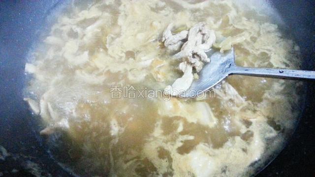 煮20分钟加入榨菜丝